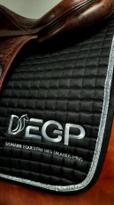 2 - DOMAINE EQUESTRE DES GRANDS PINS - tapis de selle